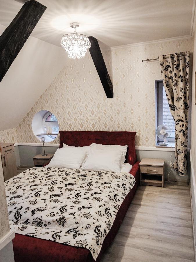 Hotel Dom Weselny Pod Kasztanem Luban Exterior foto