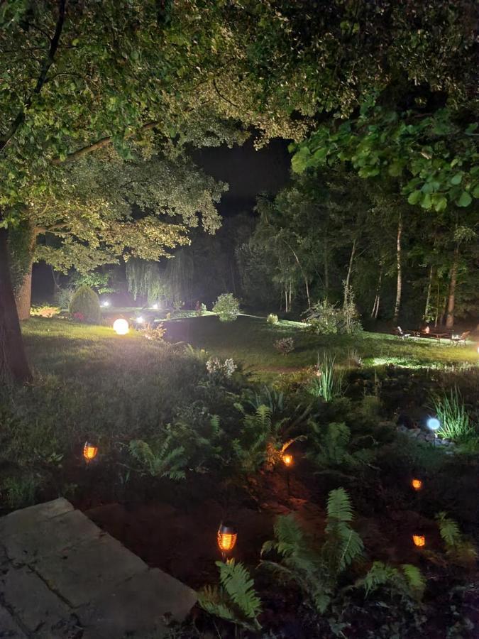 Hotel Dom Weselny Pod Kasztanem Luban Exterior foto